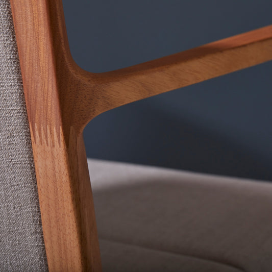 Arrow Chair CR2