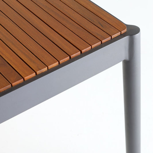 Rise Table RIS