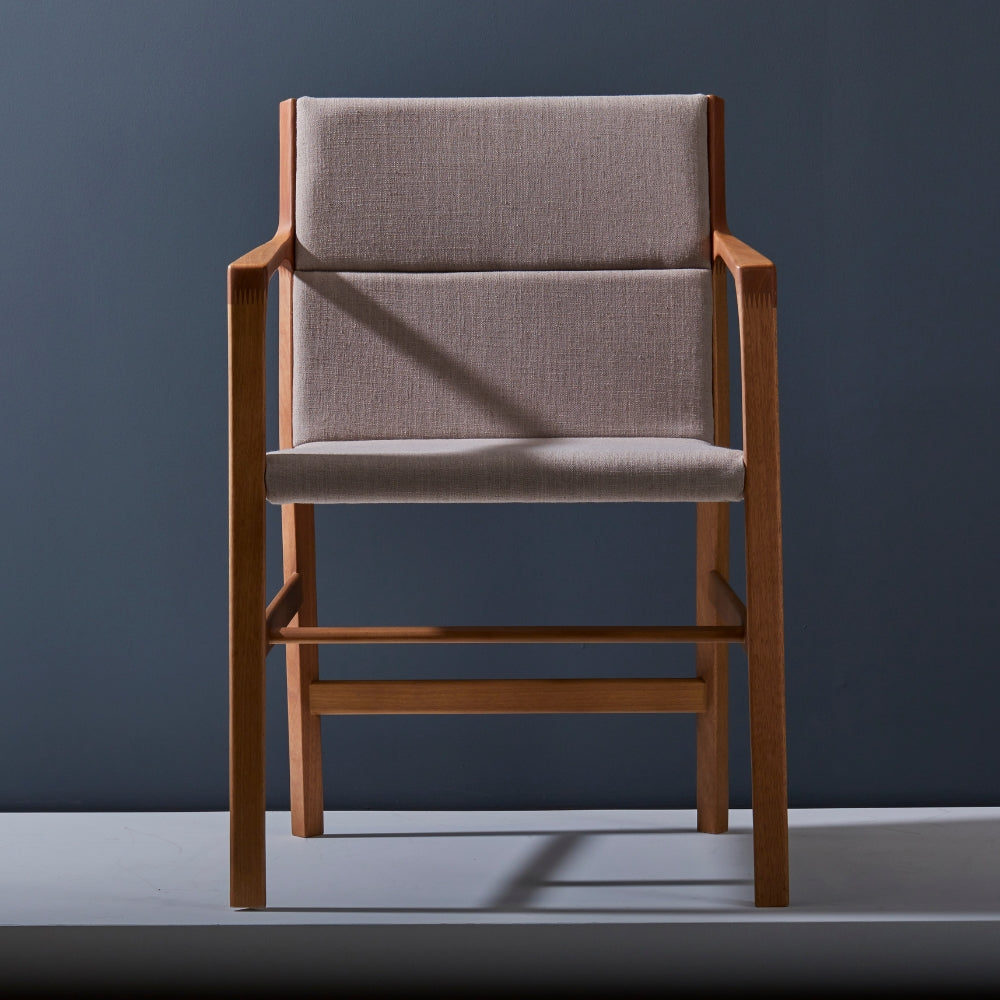 Arrow Chair CR2