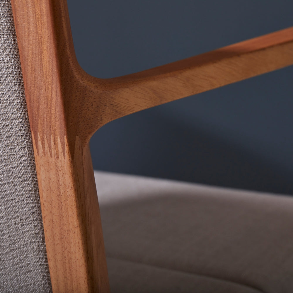 Arrow Chair CR2
