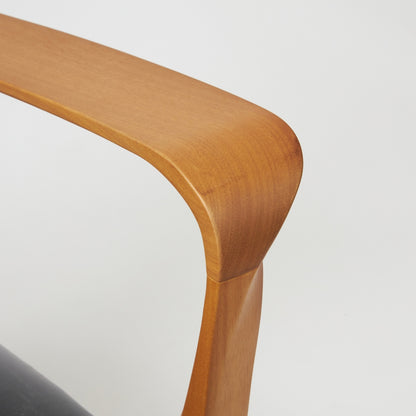 Aurora Armchair AA2
