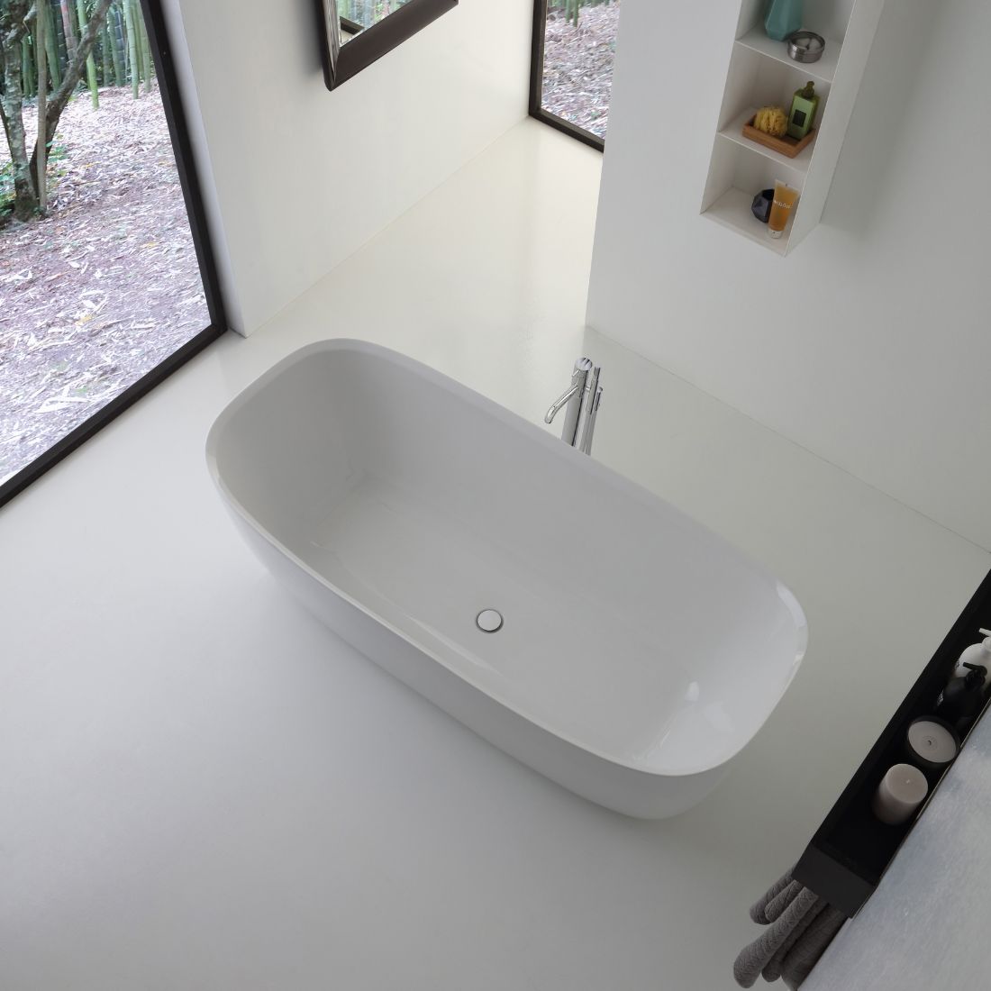 Snug Bathtub