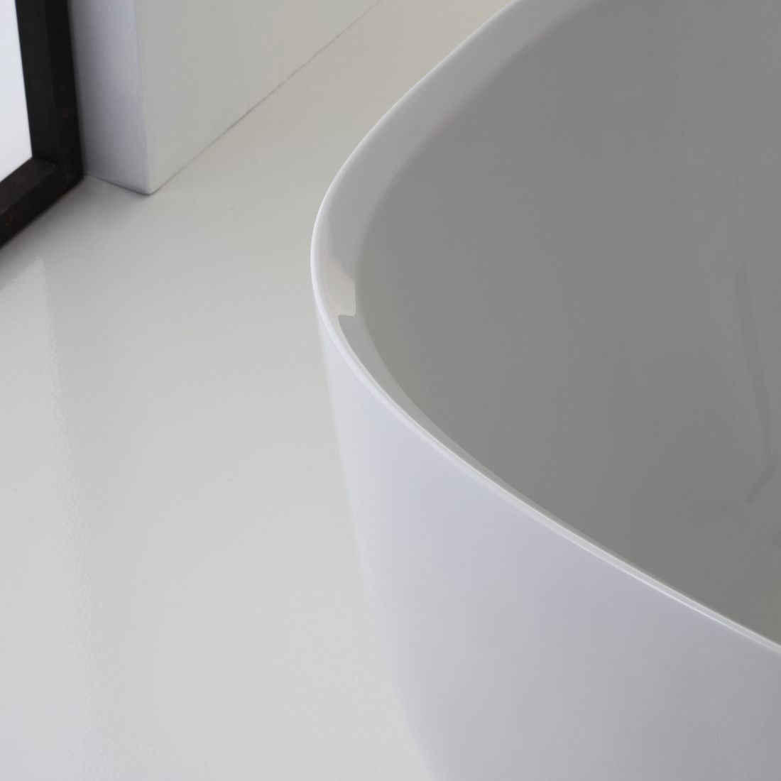 Snug Bathtub
