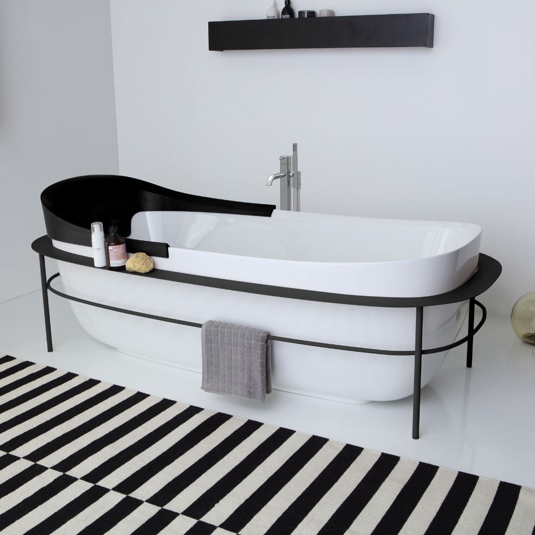Snug Bathtub