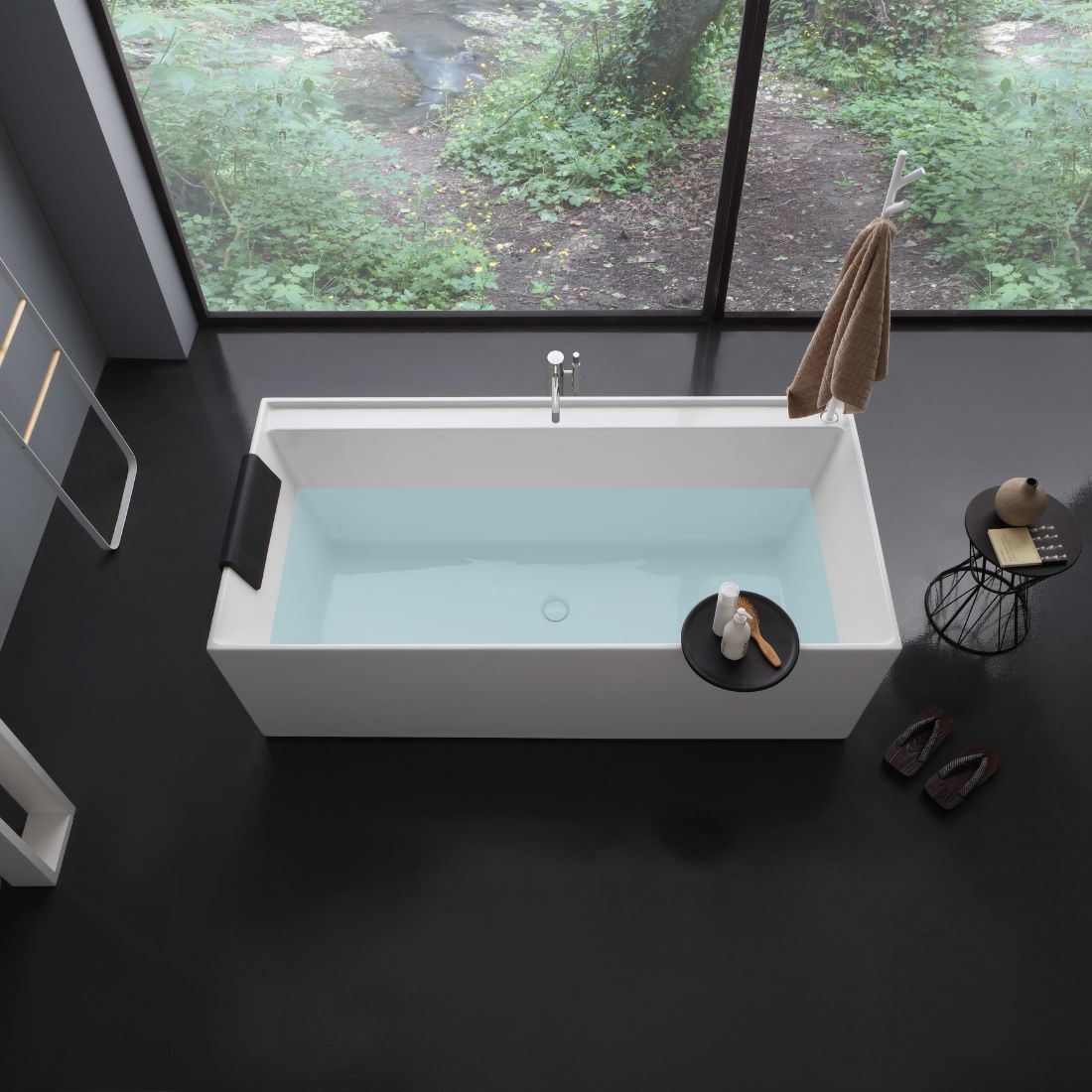 Vogue Bathtub