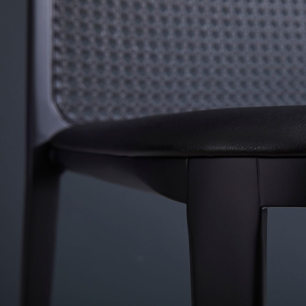 Wing Chair CW7
